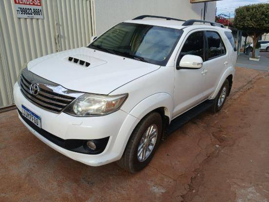 TOYOTA HILUX SW4 3.0 SRV 4X4 7 LUGARES 16V TURBO INTERCOOLER DIESEL 4P AUTOMÁTICO TOYOTA HILUX SW4 3.0 SRV 4X4 7 LUGARES 16V TURBO INTERCOOLER DIESEL 4P AUTOMÁTICO